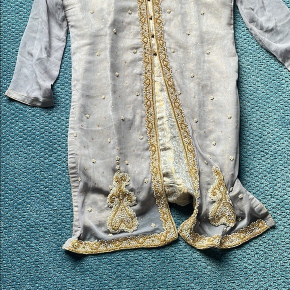 Pakistani Outfit, Never Been Worn, Canadian size Large - Picture 2 of 6